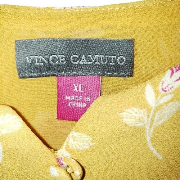 Vince Camuto Faux Button Front Floral Cami Top - Picture 4 of 9